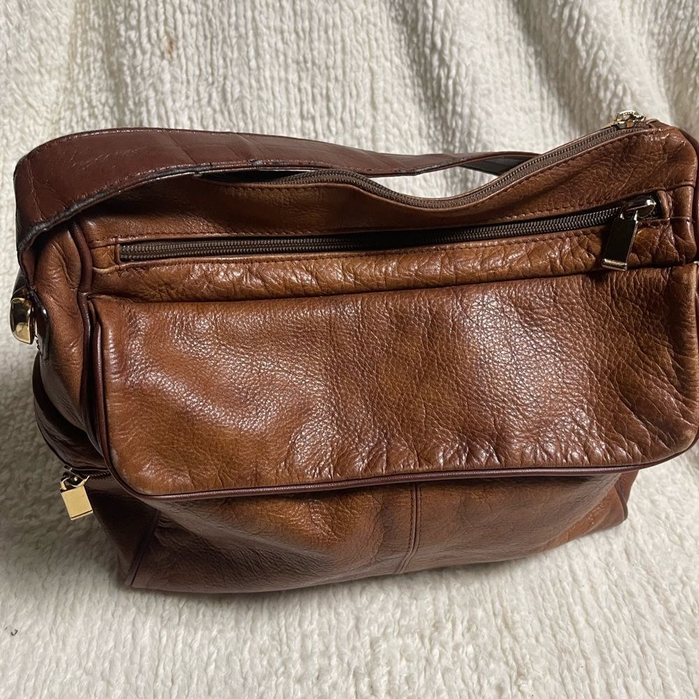 Gianni Conti Brown Leather medium Shoulder Bag with gold tone hardwares - Picture 8 of 16